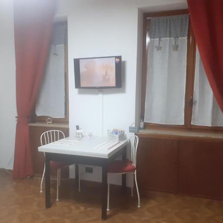 La Petite Maison Turin Bagian luar foto